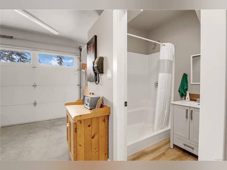 6430 Lakes Road, Duncan, BC, V9L 5V7 - 34