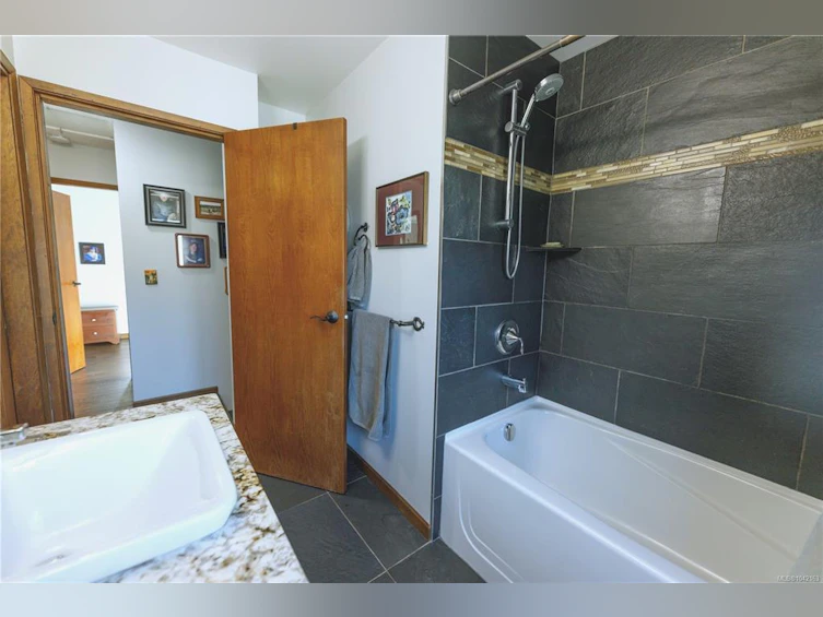 2177 Lancashire Avenue, Nanaimo, BC, V9S 5P6 - 19