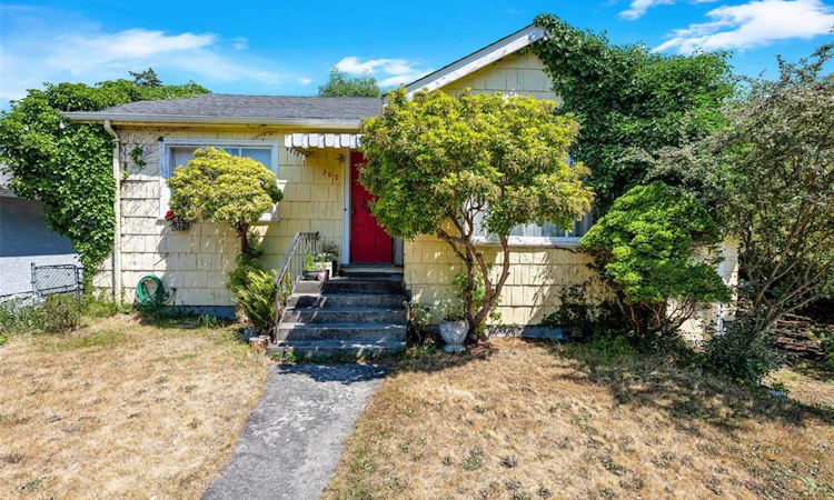 367 Foul Bay Road