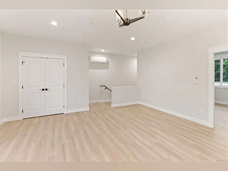 200-2188 Jingle Pot Road, Nanaimo, BC, V9R 6J2 - 4