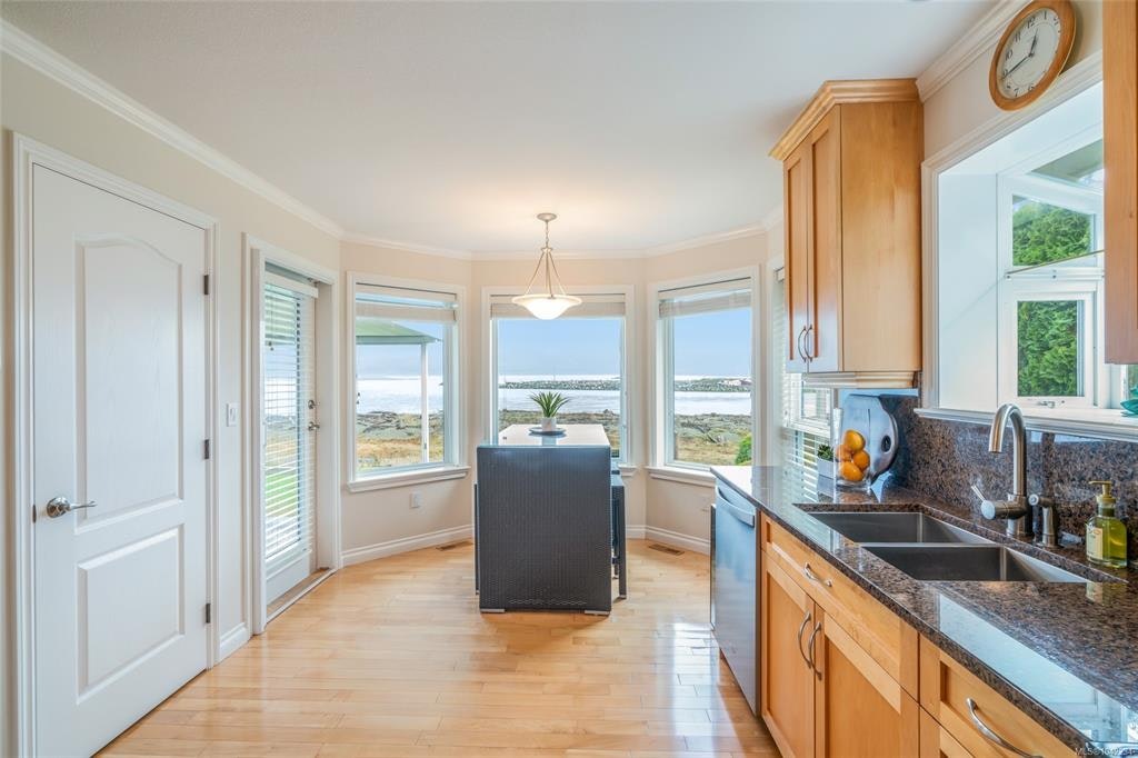1765 Admiral Tryon Boulevard, French Creek, BC, V9P 2V2 - 27