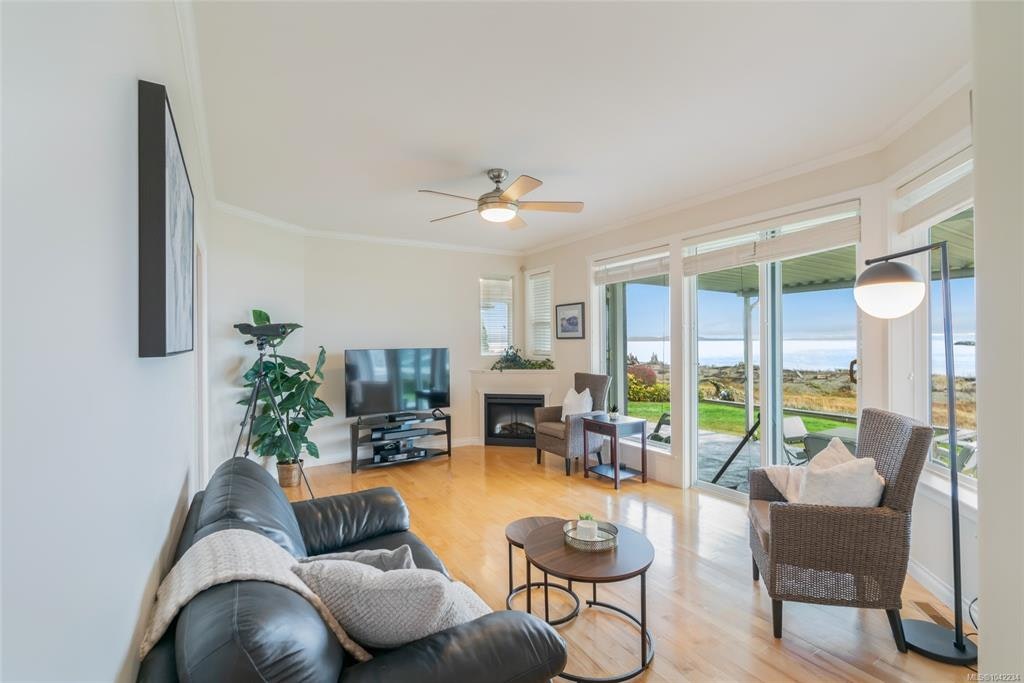 1765 Admiral Tryon Boulevard, French Creek, BC, V9P 2V2 - 11