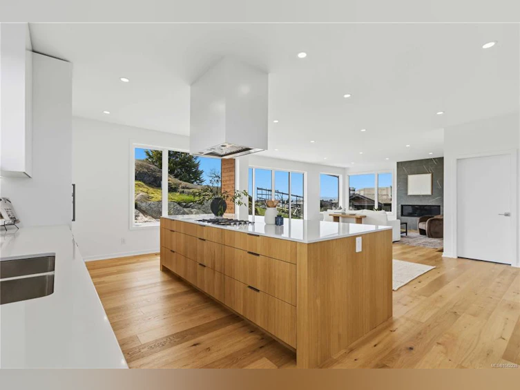 3700 Kootenay Place, Saanich, BC, V8P 2G2 - 33