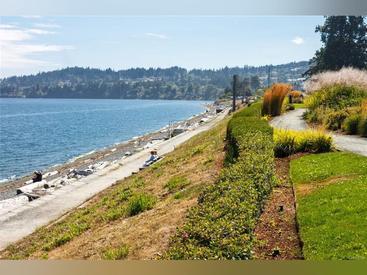 2142 Lannon Way, Sidney, BC, V8L 4K2 - 35