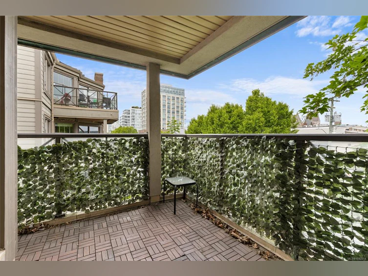 305-935 Johnson Street, Victoria, BC, V8V 3N5 - 3