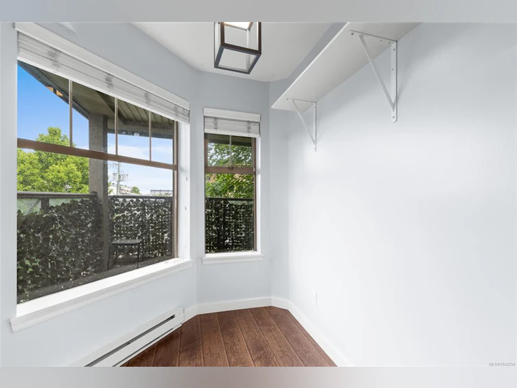 305-935 Johnson Street, Victoria, BC, V8V 3N5 - 10