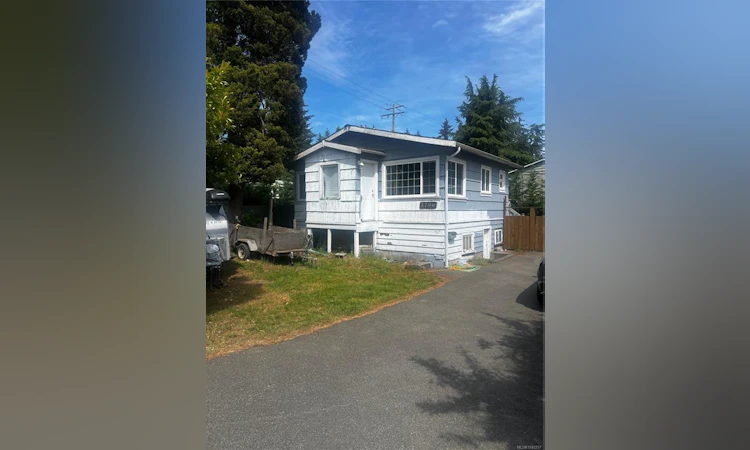 3796 Departure Bay Road