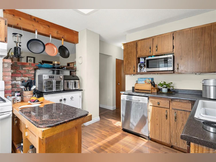 8712 N Island Highway, Black Creek, BC, V0R 1C0 - 14