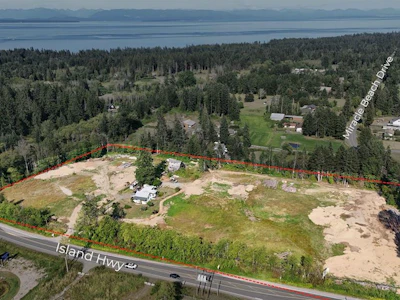 8712 N Island Highway - 3