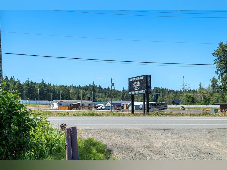 8712 N Island Highway, Black Creek, BC, V0R 1C0 - 53