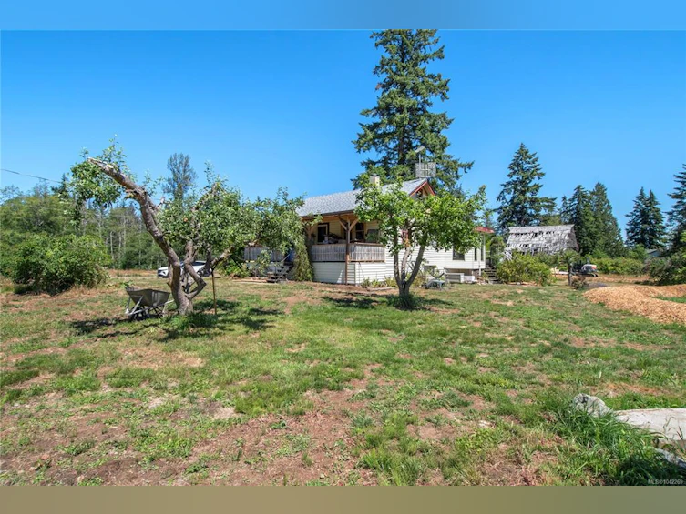 8712 N Island Highway, Black Creek, BC, V0R 1C0 - 5