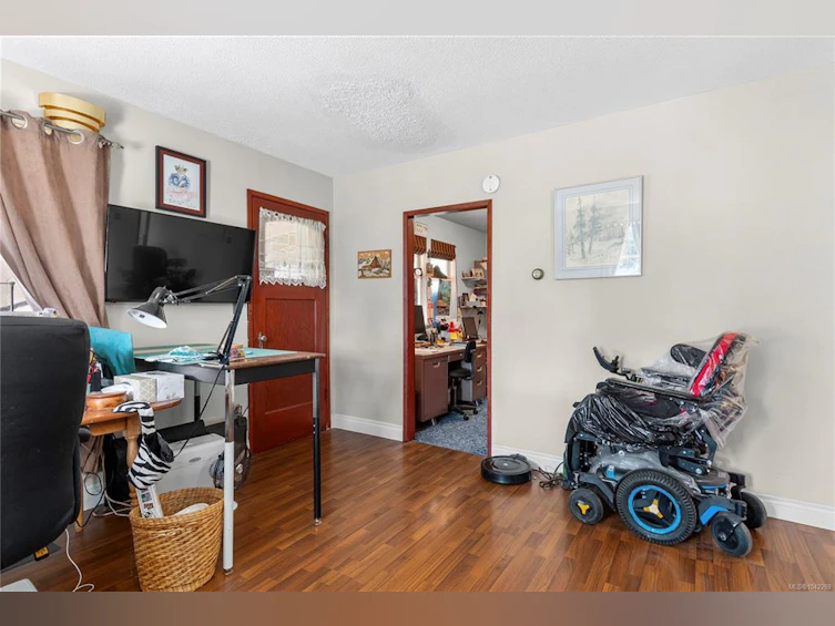 8712 N Island Highway, Black Creek, BC, V0R 1C0 - 23