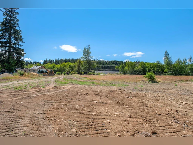 8712 N Island Highway, Black Creek, BC, V0R 1C0 - 43