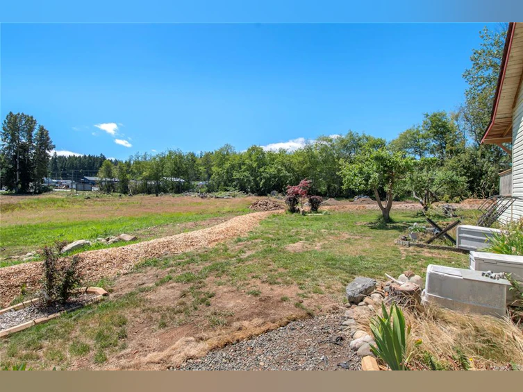 8712 N Island Highway, Black Creek, BC, V0R 1C0 - 38