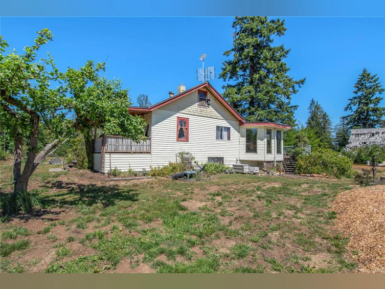 8712 N Island Highway, Black Creek, BC, V0R 1C0 - 40