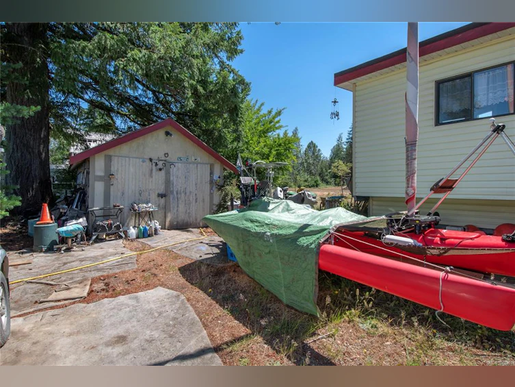 8712 N Island Highway, Black Creek, BC, V0R 1C0 - 42