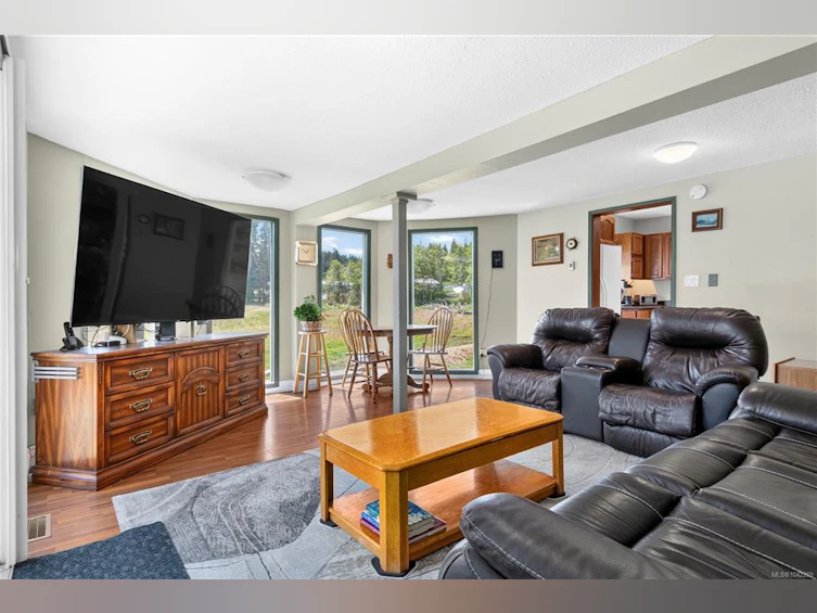 8712 N Island Highway, Black Creek, BC, V0R 1C0 - 12