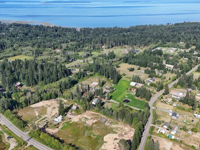 8712 N Island Highway - 3