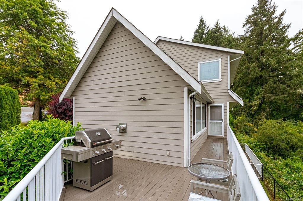 1927 Riverside Drive, View Royal, BC, V9B 6H9 - 23