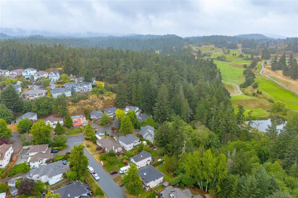 1927 Riverside Drive, View Royal, BC, V9B 6H9 - 27
