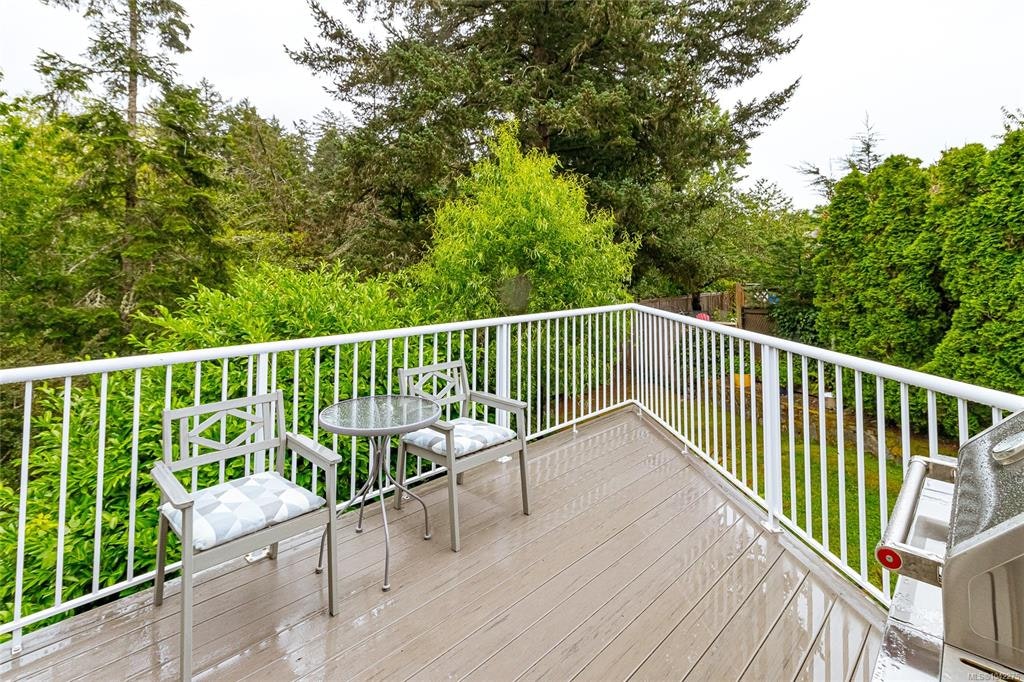 1927 Riverside Drive, View Royal, BC, V9B 6H9 - 24
