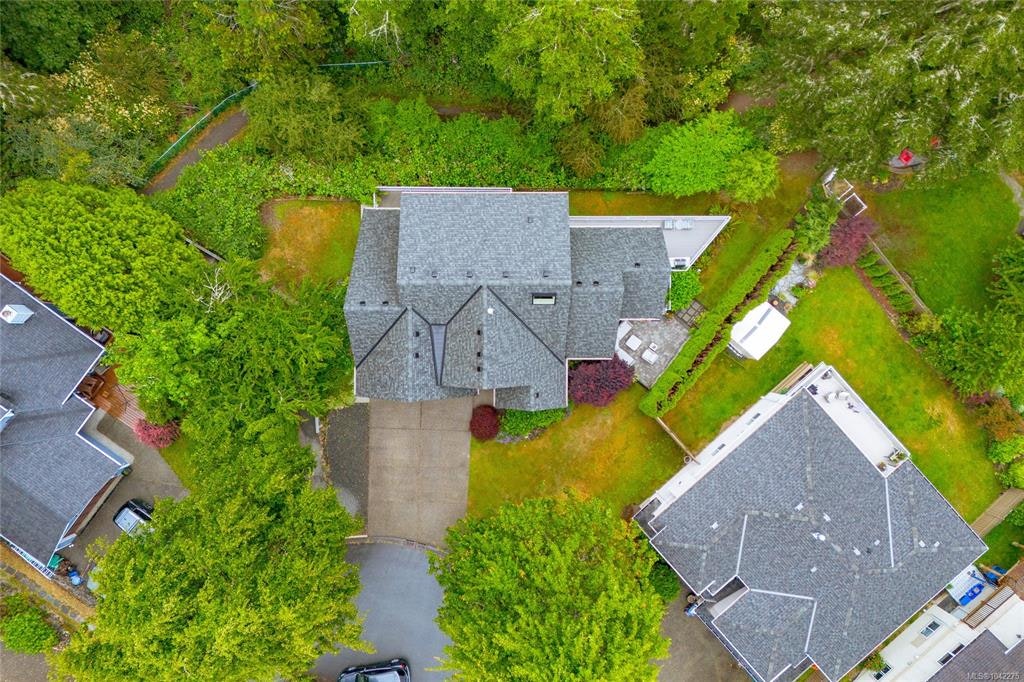 1927 Riverside Drive, View Royal, BC, V9B 6H9 - 28