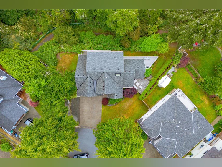 1927 Riverside Drive, View Royal, BC, V9B 6H9 - 28