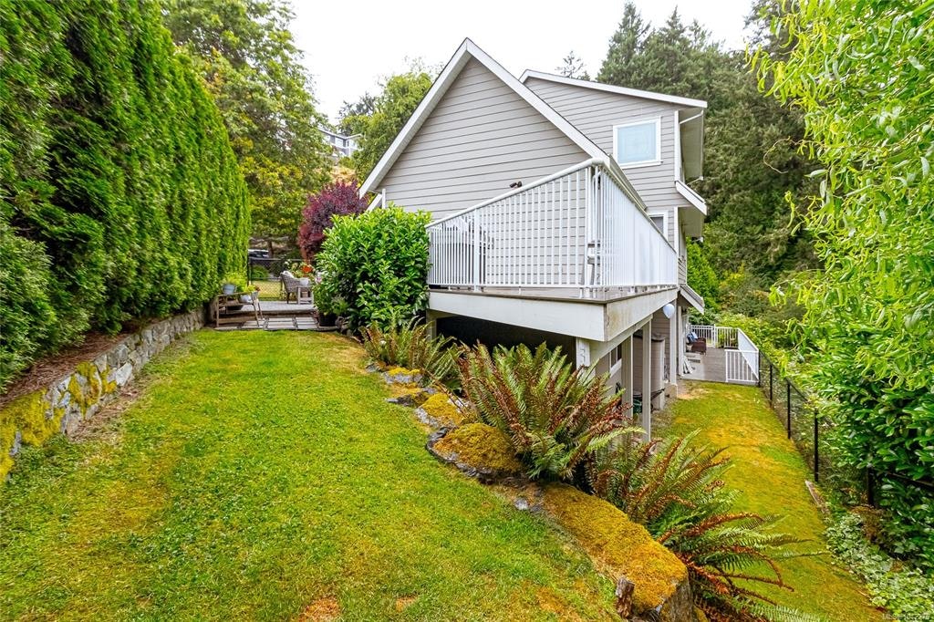 1927 Riverside Drive, View Royal, BC, V9B 6H9 - 29