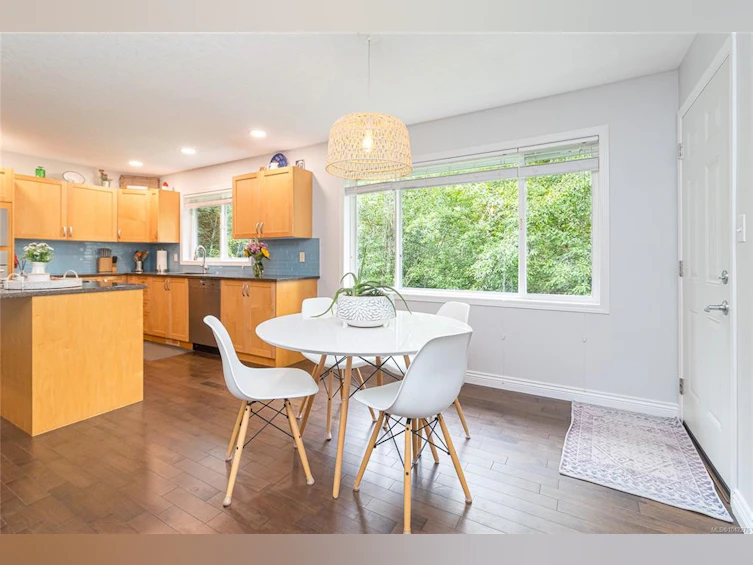 1927 Riverside Drive, View Royal, BC, V9B 6H9 - 10