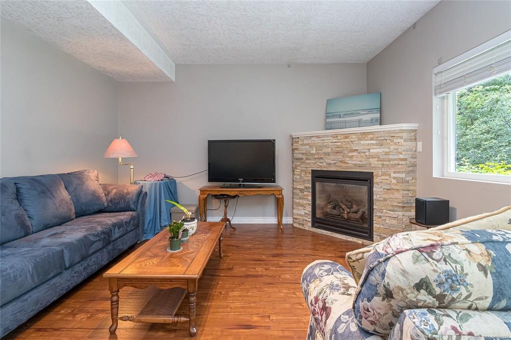 1927 Riverside Drive, View Royal, BC, V9B 6H9 - 34