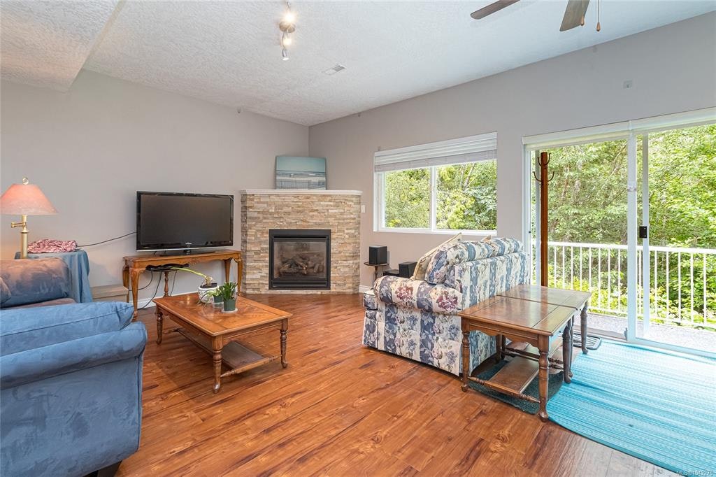 1927 Riverside Drive, View Royal, BC, V9B 6H9 - 33