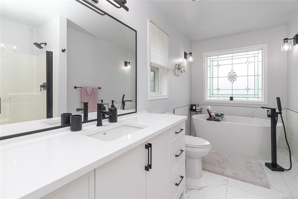 1927 Riverside Drive, View Royal, BC, V9B 6H9 - 14
