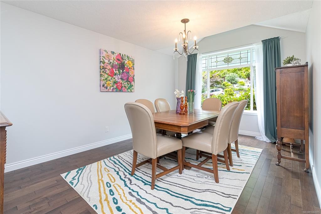 1927 Riverside Drive, View Royal, BC, V9B 6H9 - 9