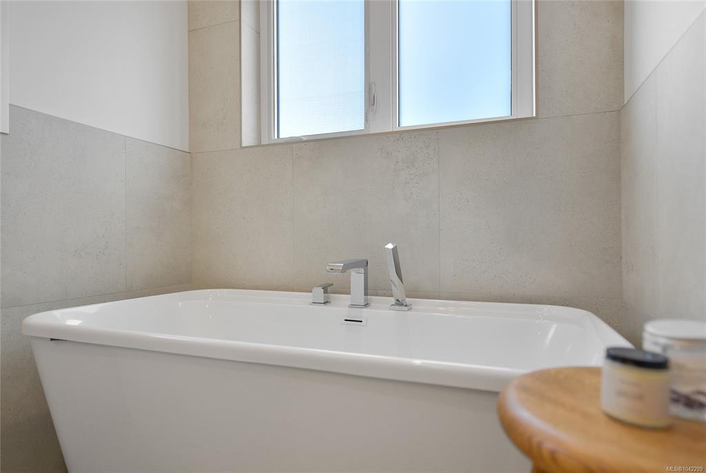 4317 Majestic Drive, Saanich, BC, V8N 3H1 - 30