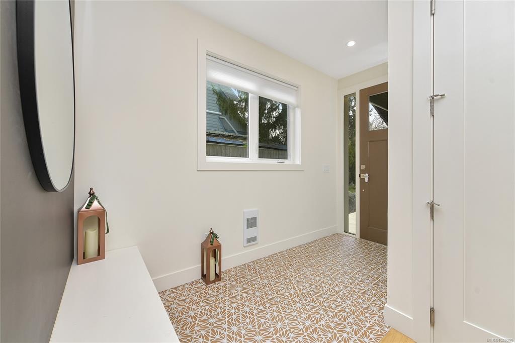 4317 Majestic Drive, Saanich, BC, V8N 3H1 - 41