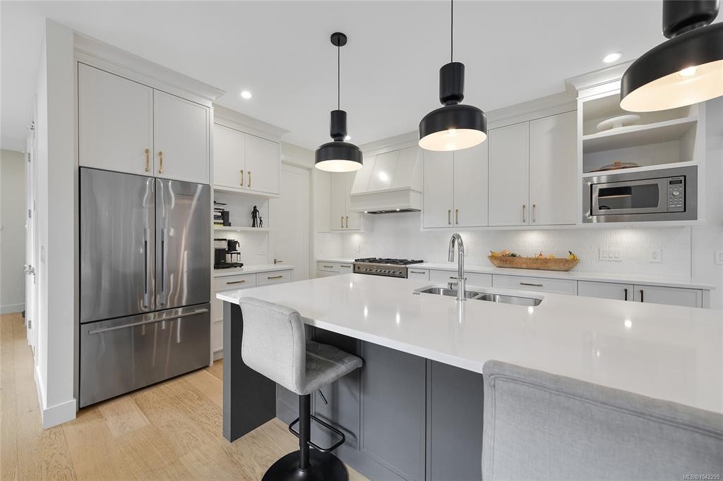 4317 Majestic Drive, Saanich, BC, V8N 3H1 - 8