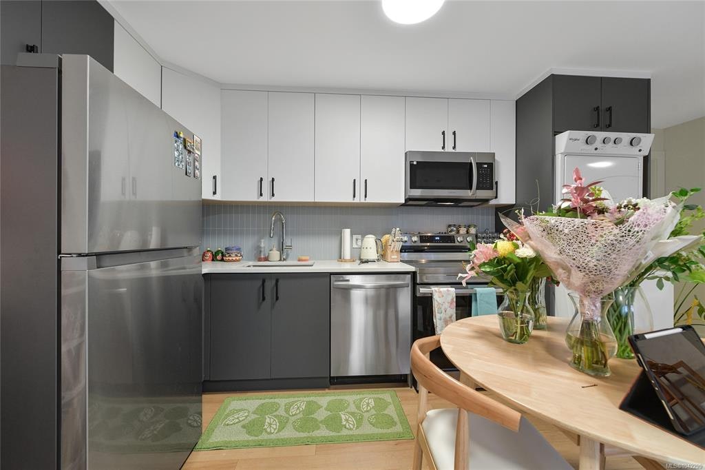 4317 Majestic Drive, Saanich, BC, V8N 3H1 - 48