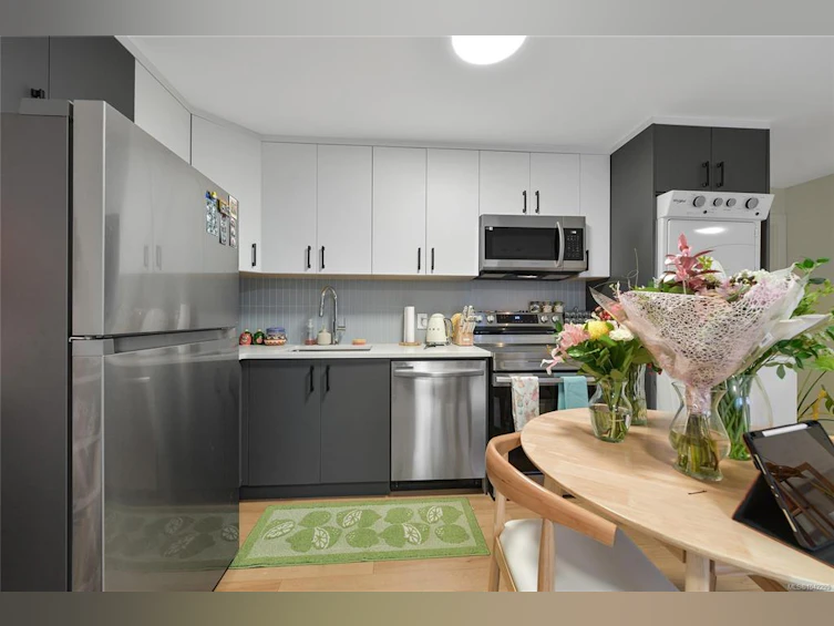 4317 Majestic Drive, Saanich, BC, V8N 3H1 - 48