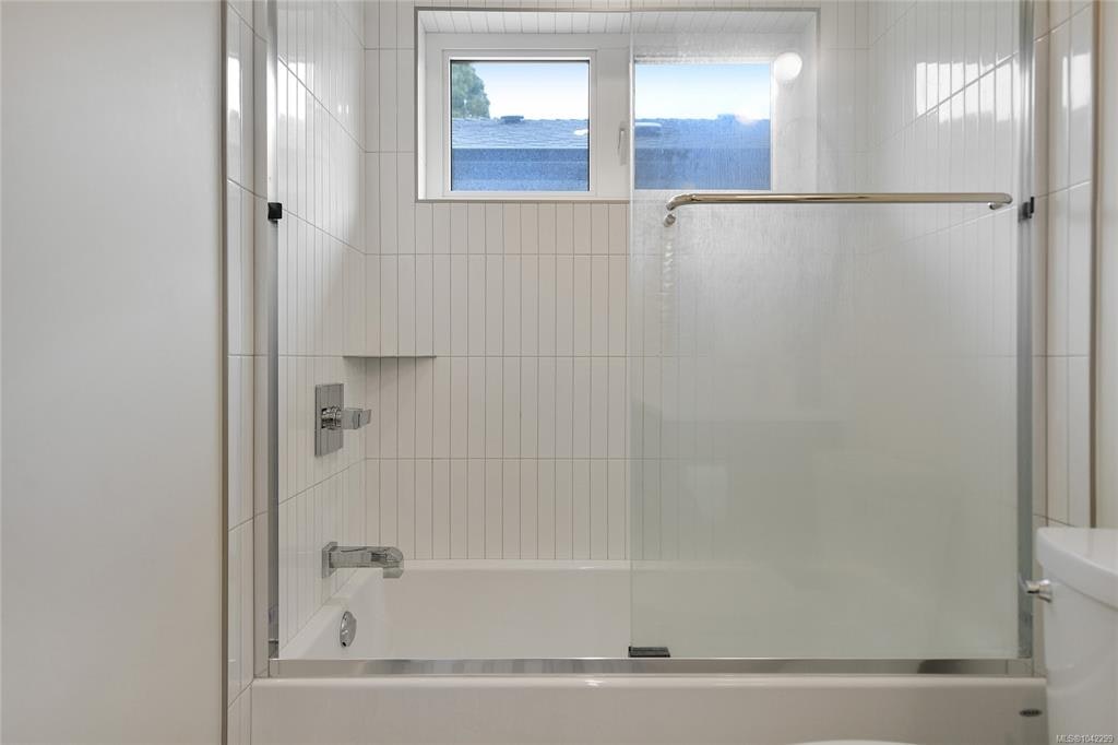 4317 Majestic Drive, Saanich, BC, V8N 3H1 - 40
