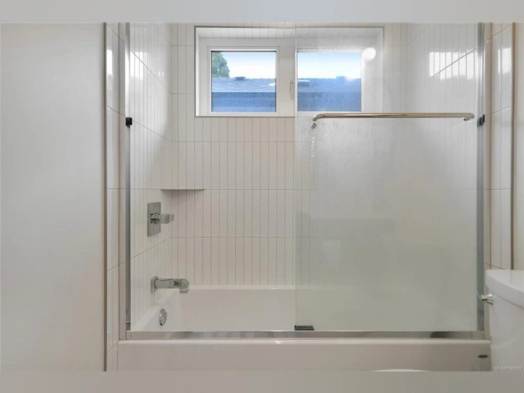 4317 Majestic Drive, Saanich, BC, V8N 3H1 - 40