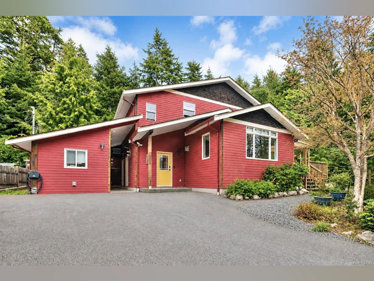 1302 Victoria Road, Ucluelet, BC, V0R 3A0