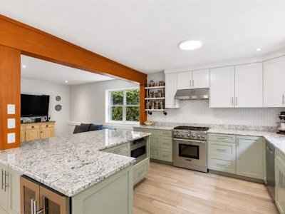 1302 Victoria Road - 4