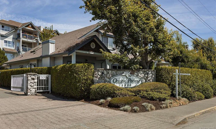 10-1646 Balmoral Avenue