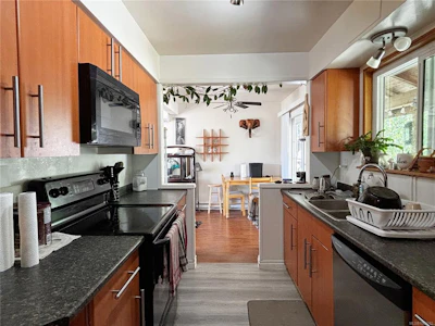 648 Nimpkish Drive - 3