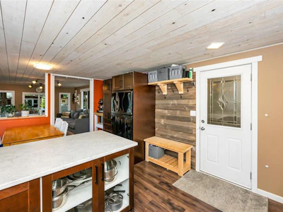 8-3560 Hallberg Road - 3