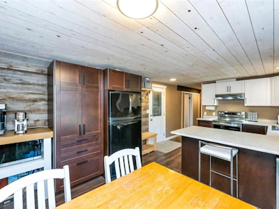 8-3560 Hallberg Road - 5
