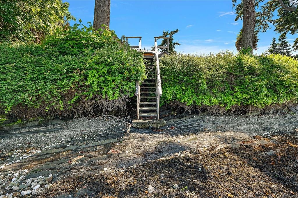 11665 Jupata Way, North Saanich, BC, V8L 5K1 - 46