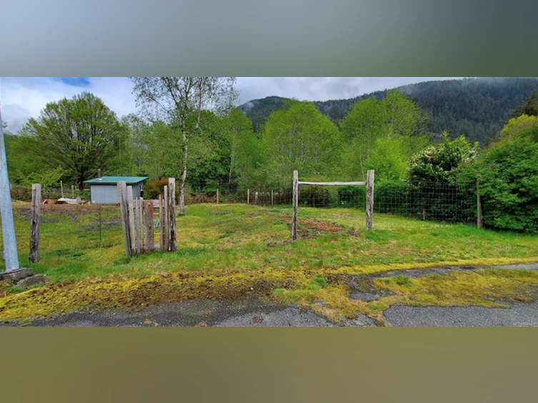 8 Freda Road, Tahsis-Zeballos, BC, V0P 1X0 - 3