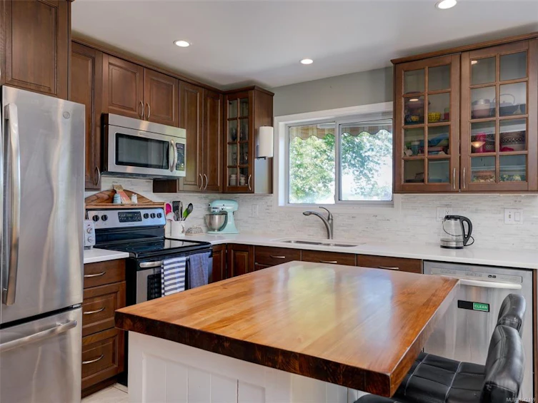 860 Falaise Crescent, Saanich, BC, V8Y 1A1 - 6