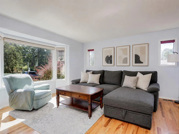 860 Falaise Crescent, Saanich, BC, V8Y 1A1 - 3